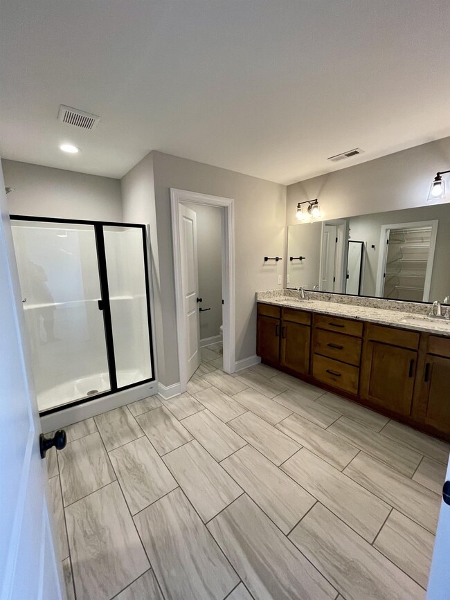 Building Photo - 1005 Ridgestone Ct