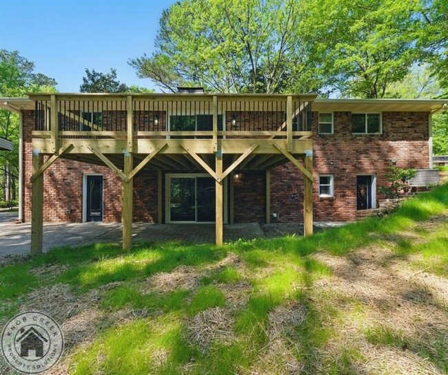 Building Photo - 1969 Anderson Dr SE