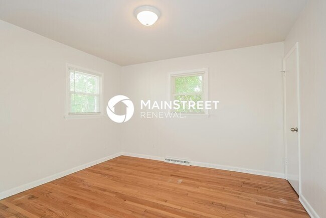 Building Photo - 3 Bedroom Pet-Friendly Home in St. Louis, MO with Main Street Renewal