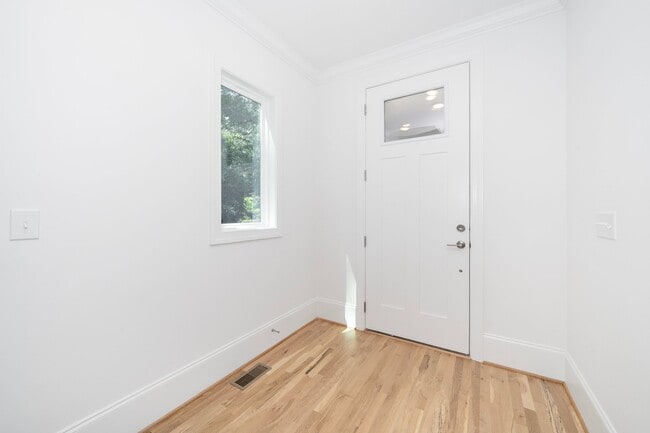 Building Photo - 3807 Burt Dr