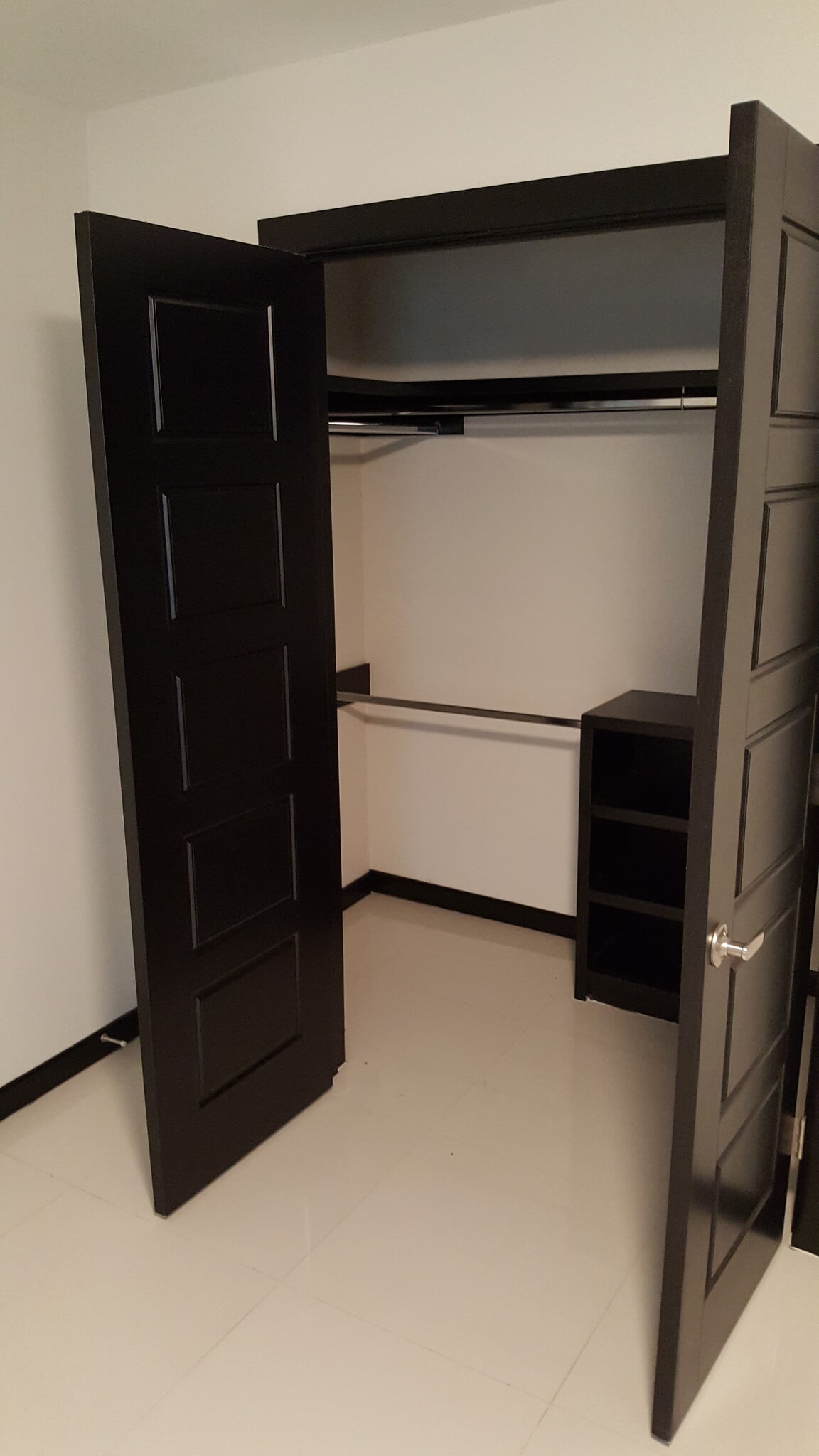 Building Photo - 1212 White Oak Dr