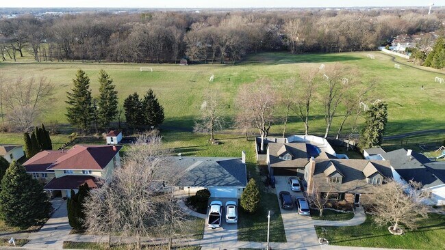 Building Photo - 432 Summer Dr