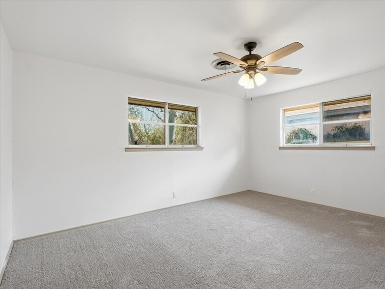 Building Photo - 1200 Thomas St