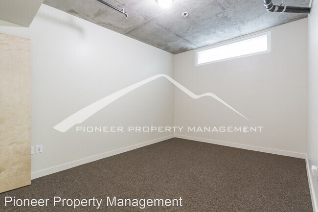 Building Photo - 2 br, 2.5 bath House - 2229 Blake St #708