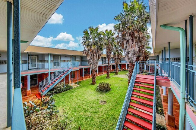 Building Photo - 709 Gale St