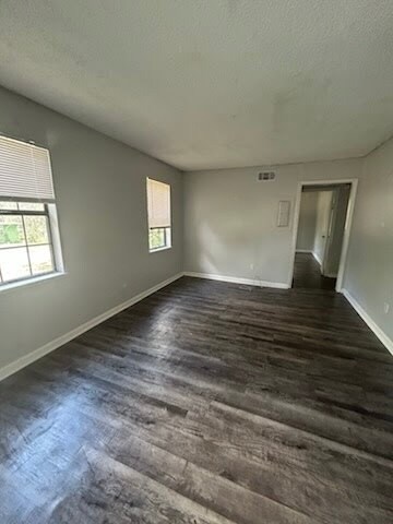 Building Photo - 1724 Pepper Dr