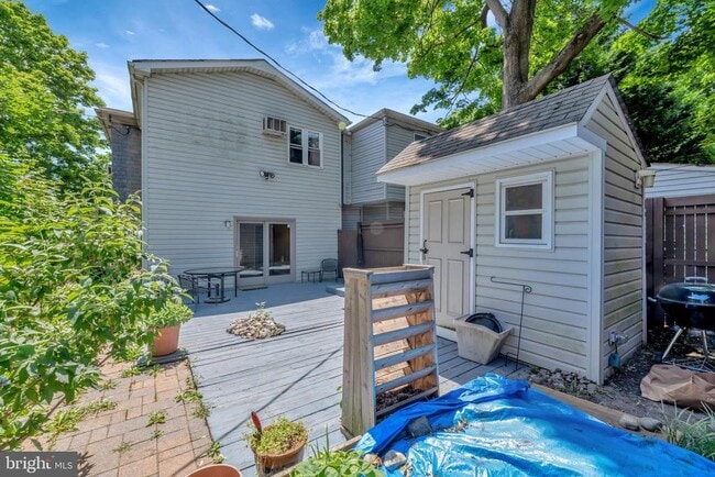 Building Photo - 817 N Harrison St