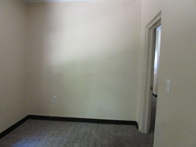 Building Photo - 28 Burgess Ct