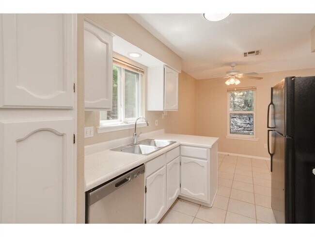 Building Photo - 12320 Scribe Dr