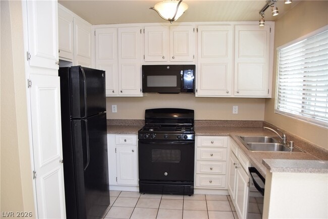 Building Photo - 701 Inglenook Dr