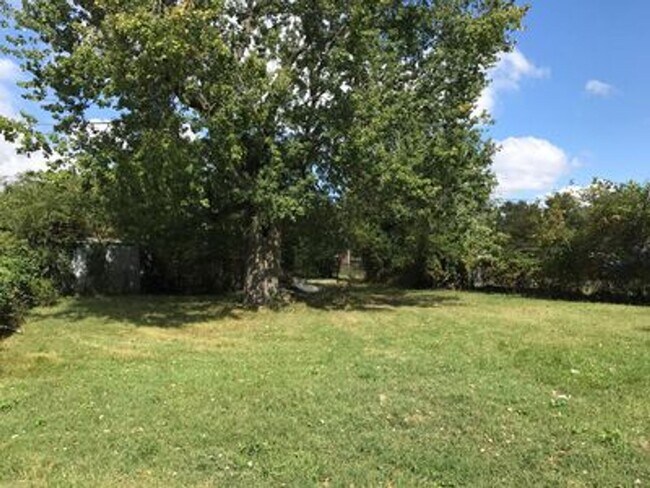 Building Photo - 2 bed house Rva North Side! PET FRIENDLY, ...