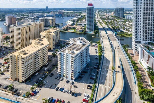 Building Photo - 1801 S Ocean Dr