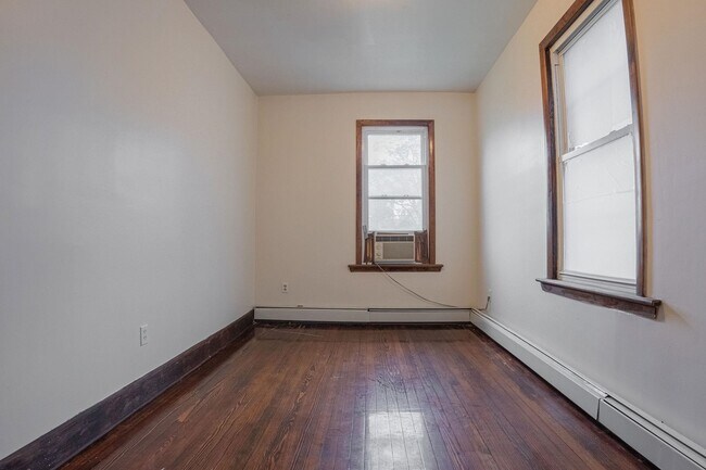 Building Photo - 70 Neptune Ave
