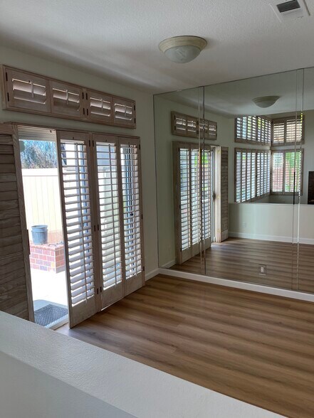 Building Photo - 28277 Via Luis