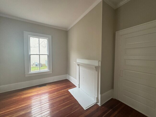 Building Photo - 363 Ebenezer Ave