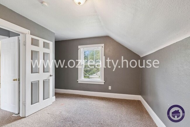 Building Photo - 1728 Loxley Rd
