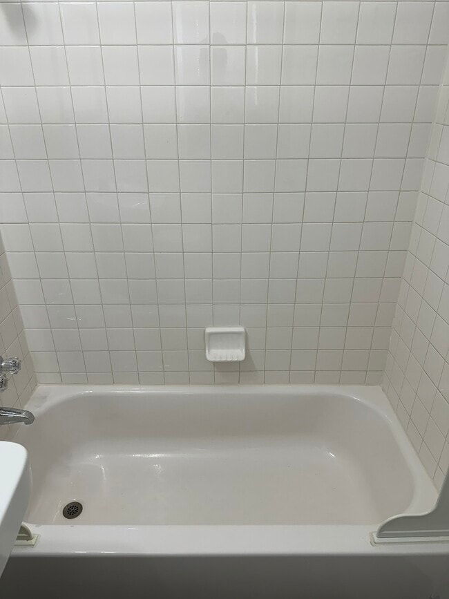 Building Photo - 301 Avondale St