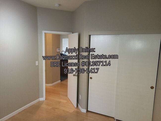 Building Photo - 9197 Irish Gold Way