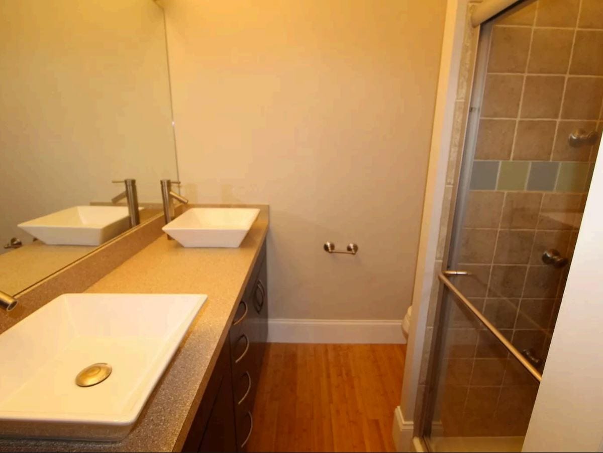 2nd floor bath - 636 S Pearl St