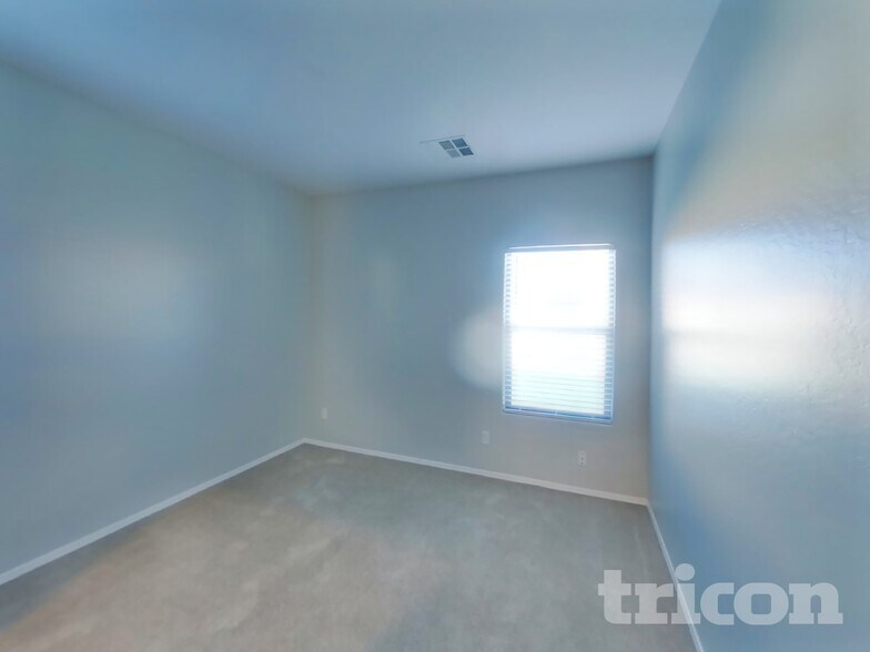 Building Photo - 10668 E Lupine Ln