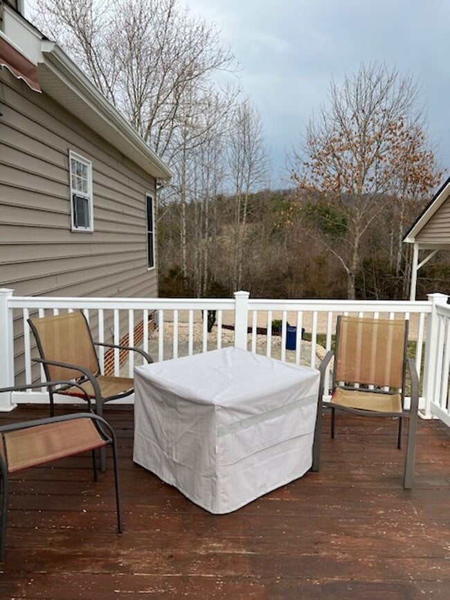 Building Photo - Single Family Home with Breathtaking Views