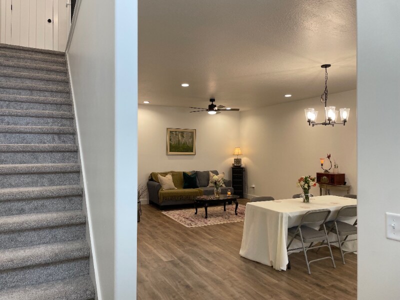 Building Photo - 723 Desert Willow Dr