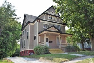 Building Photo - 229 N Pearl St