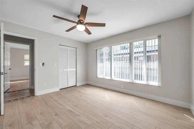 Building Photo - 8789 Maplewood Rd