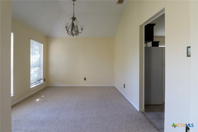 Building Photo - 608 Totem Trail