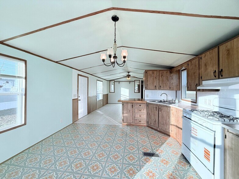 Building Photo - 52335 Harrisburg Ln