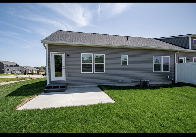 Building Photo - 25 Percy Dr