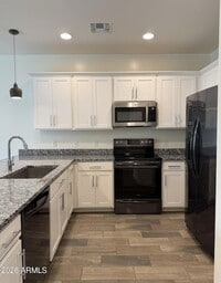 Building Photo - 4038 E Erie St