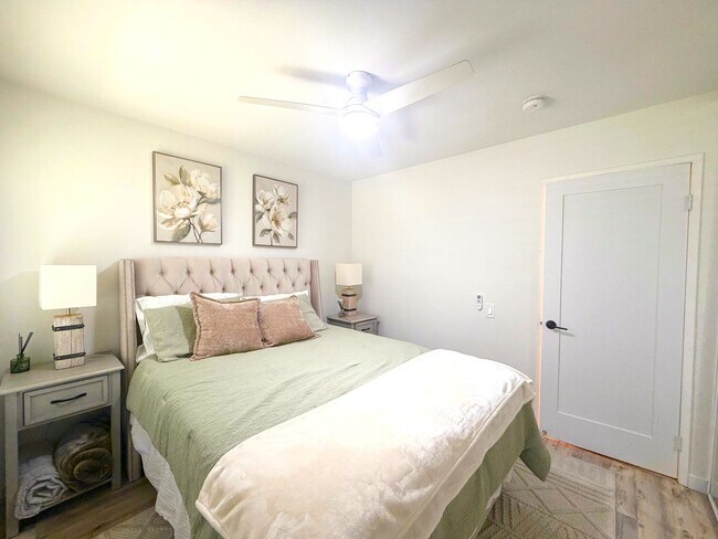 Building Photo - AVAILABLE NOW!! GORGEOUS 4 Bedroom 2 Bathroom Home in La Quinta.