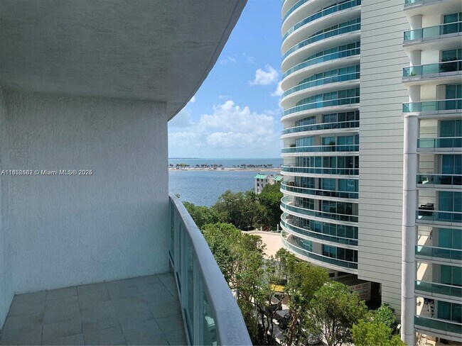 Building Photo - 2101 Brickell Ave