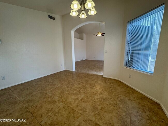 Building Photo - 7815 S Wild Primrose Ave
