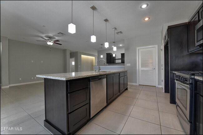 Building Photo - 7825 Enchanted Range