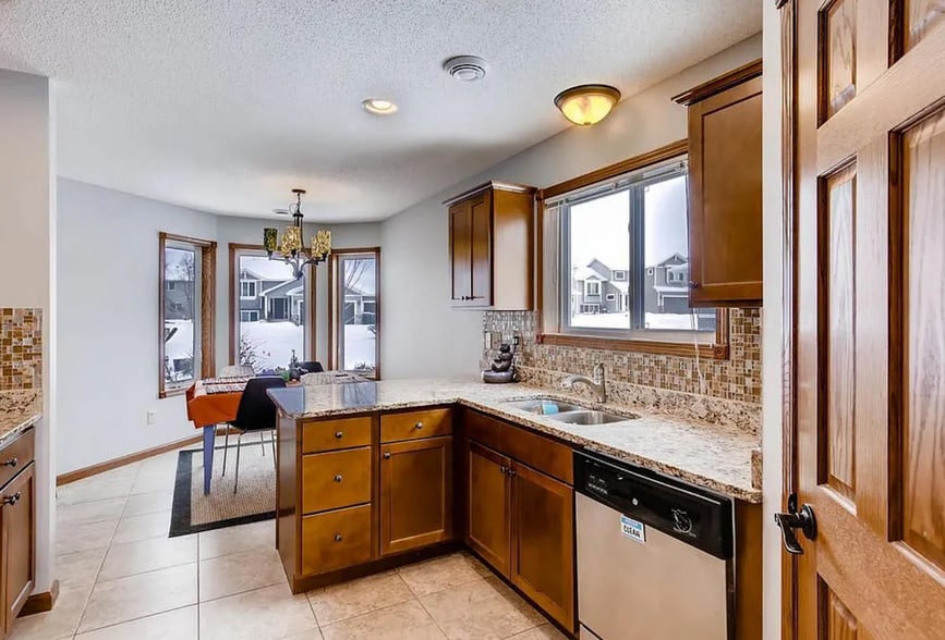 Building Photo - 19 Meadowlark Dr