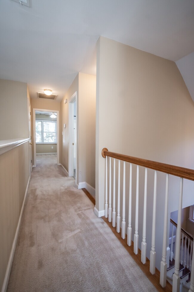 Building Photo - 119 Spring Lake Dr