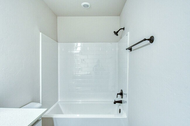 Building Photo - Brand New Construction in Varenna Landing!
