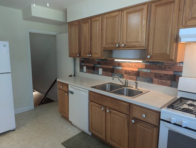 kitchen - 6120 Mount Ridge Rd