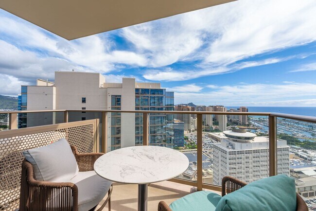 Building Photo - Sky Ala Moana (West) #3305 - Fully Furnished 1 BR/1 BA/1 Parking