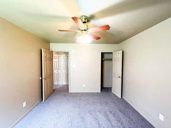 Building Photo - 1303 Nicholas Cir