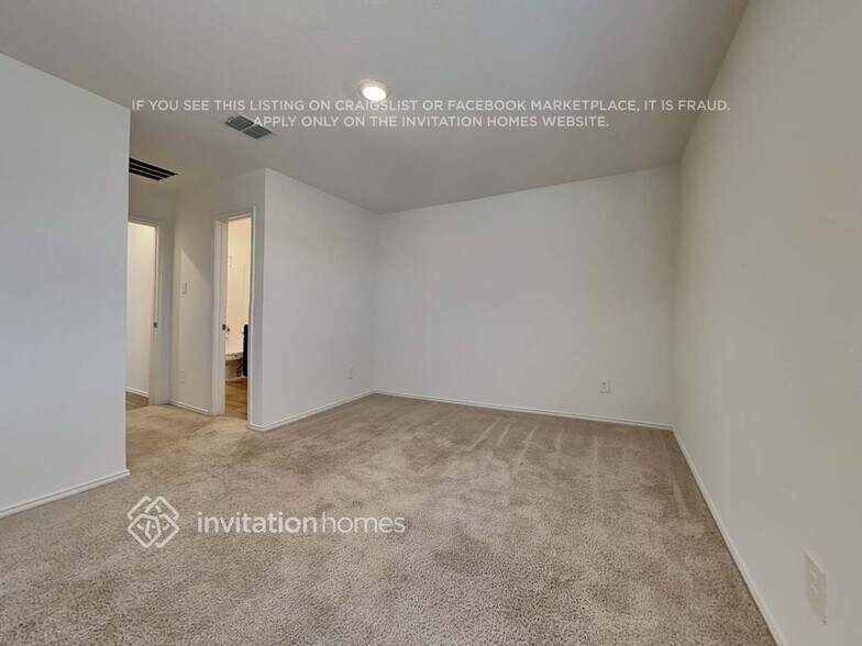 Building Photo - 3200 Crestone Dr