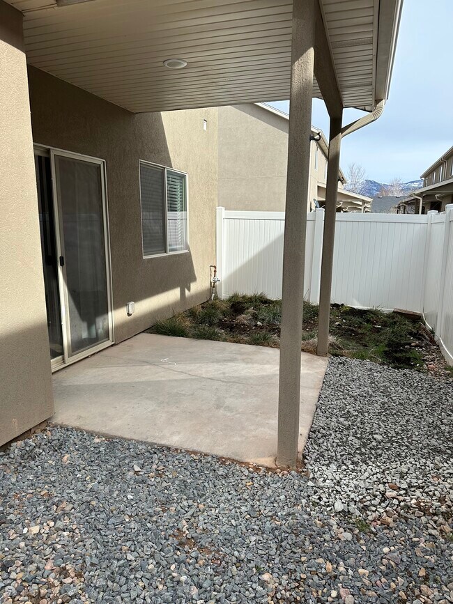 Building Photo - 3083 W 1750 S