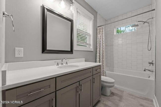 Building Photo - 249 Springwood Way