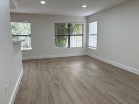 Building Photo - 15610 SW 105th Ln