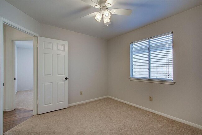 Building Photo - 7502 Montaque Dr