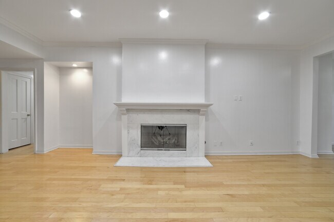 Building Photo - 11939 Gorham Ave