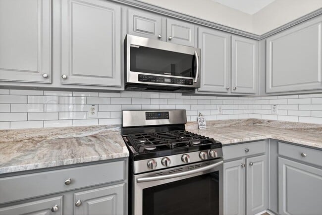 Building Photo - 591 Wendlebury Ct
