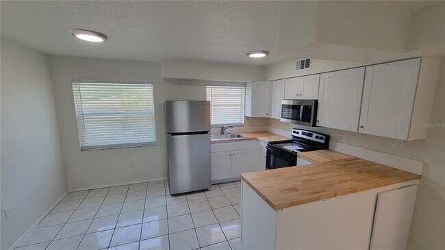 Building Photo - 308 Avanda Ct